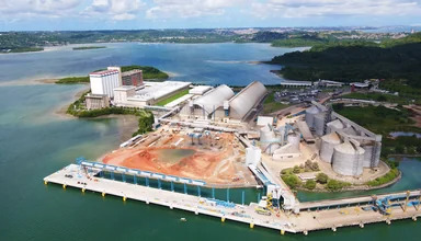 Construção de terminal para navios com retroárea